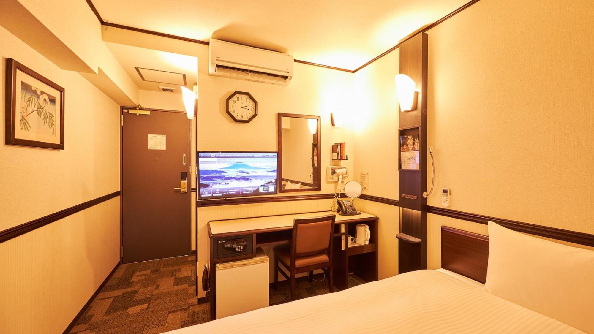 Toyoko Inn Tokyo Akigawa-Eki Kita-Guchi Akiruno Room photo